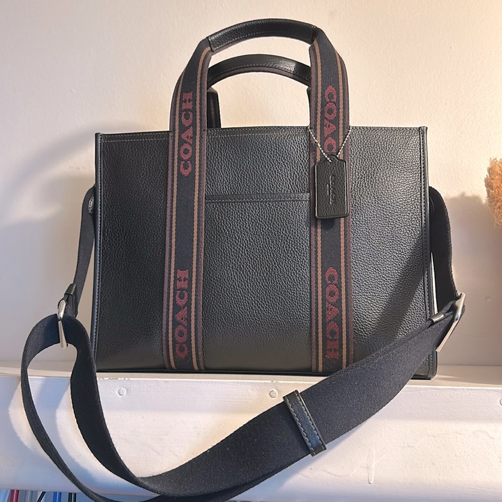 Coach Smith Tote -LIKE NEW-